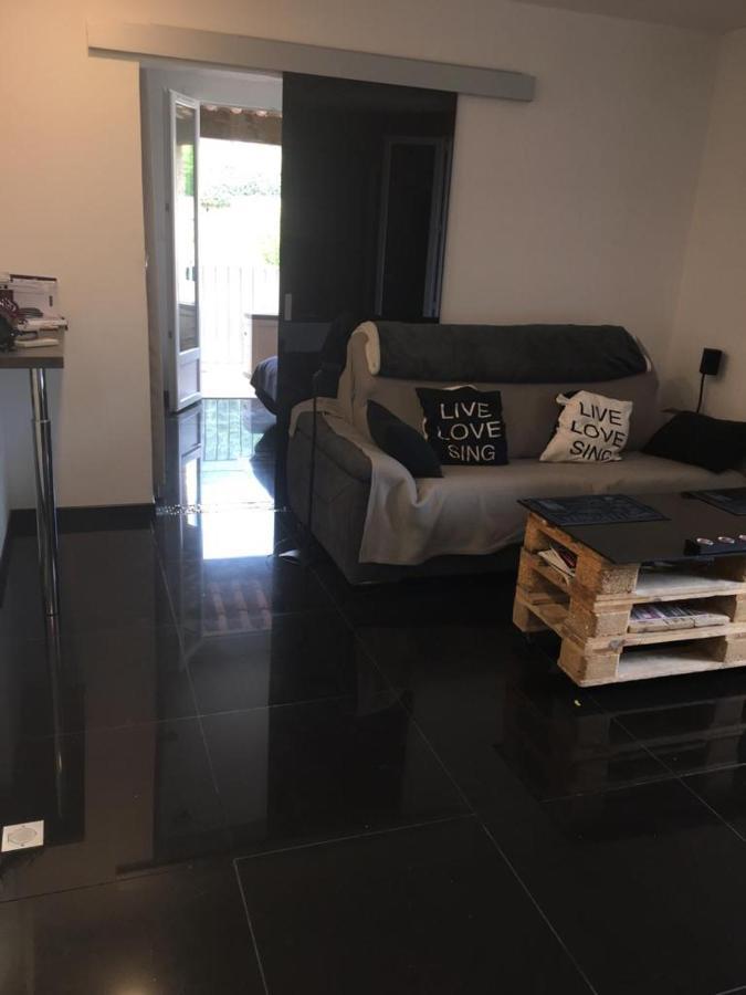 Daniel Apartment แซ็งต์-ซีร์-ซูร์-แมร์ ภายนอก รูปภาพ